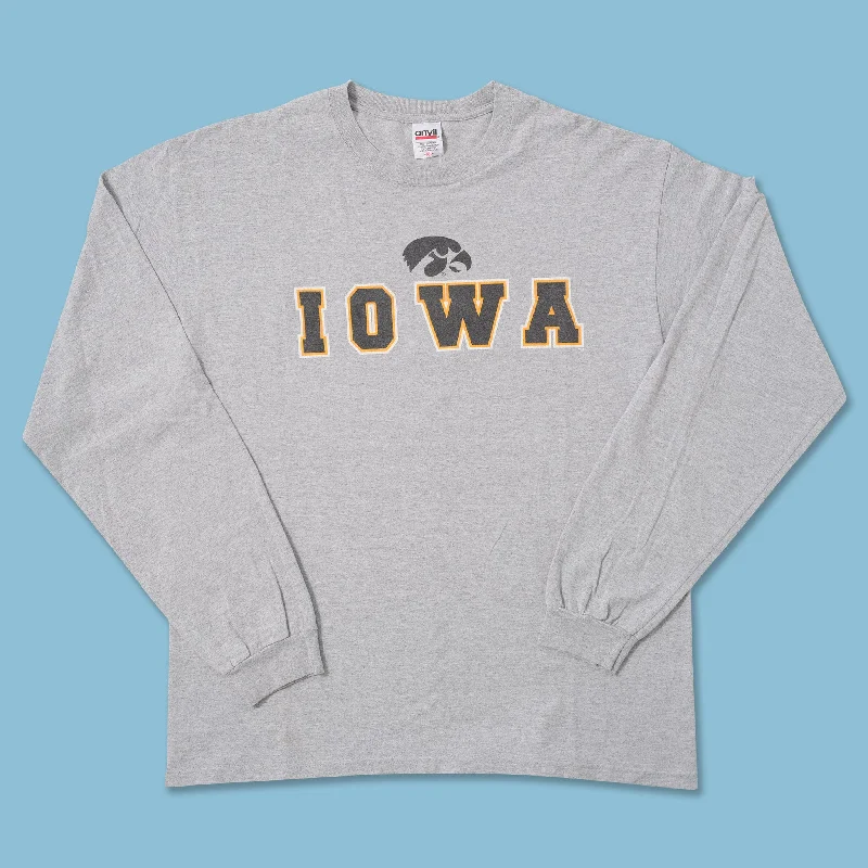 - Chinchilla cooling ice nest ceramic plateVintage Iowa Hawkeyes Longsleeve XLarge